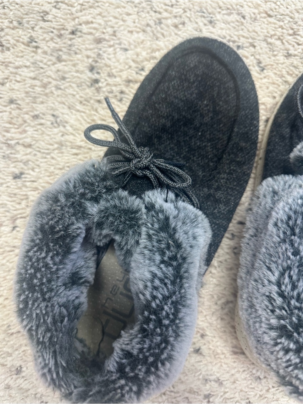 Hey Dude Women's Gray Faux Fur Lined Slip-On Shoes - Picture 5 of 6